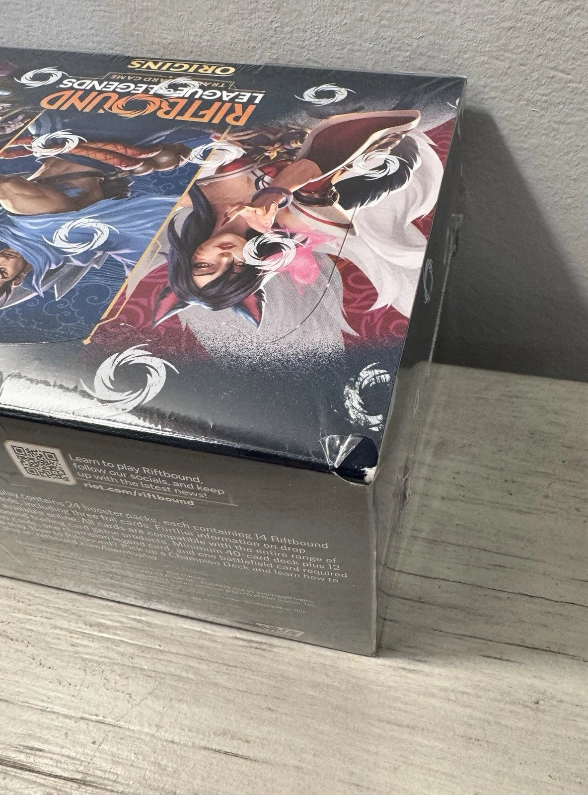 Riftbound: League of Legends TCG Origins - Booster Display - 24 Booster Packs (14 Cards Ea), Battle Deck-Building Trading Card Game, Randomly Assorted