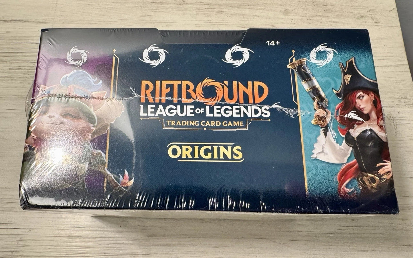 Riftbound: League of Legends TCG Origins - Booster Display - 24 Booster Packs (14 Cards Ea), Battle Deck-Building Trading Card Game, Randomly Assorted